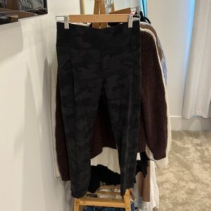 Lululemon Camo Leggings 25”